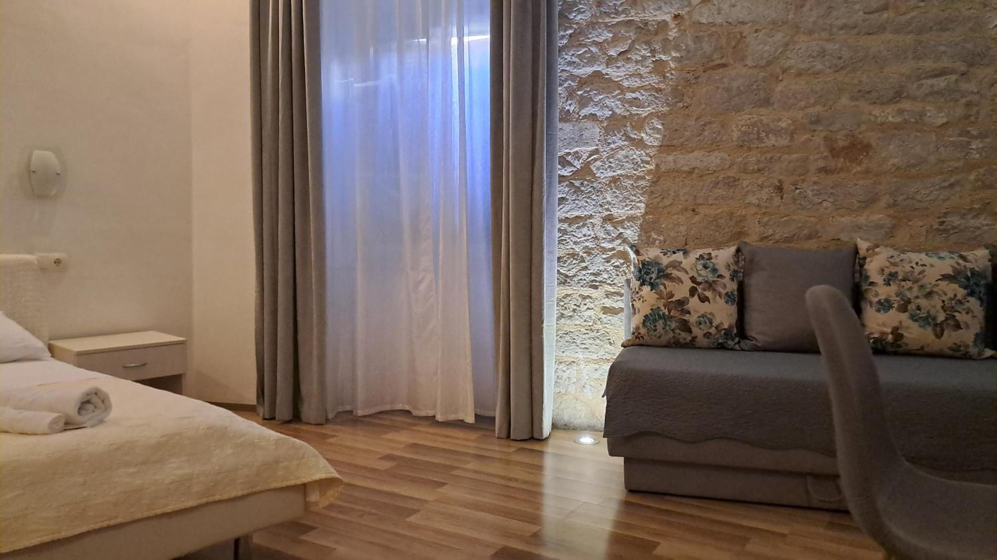 Medulic Palace Rooms & Apartments شيبينيك المظهر الخارجي الصورة